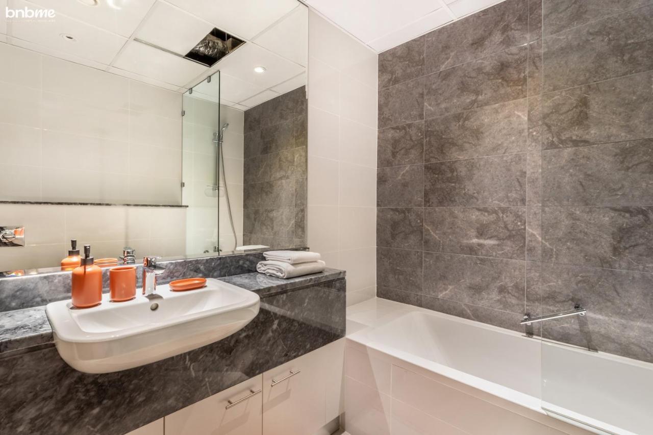 Bnbmehomes - Luxury 2B Apt - Al Habtoor - Amna Tower - 5044 دبي المظهر الخارجي الصورة