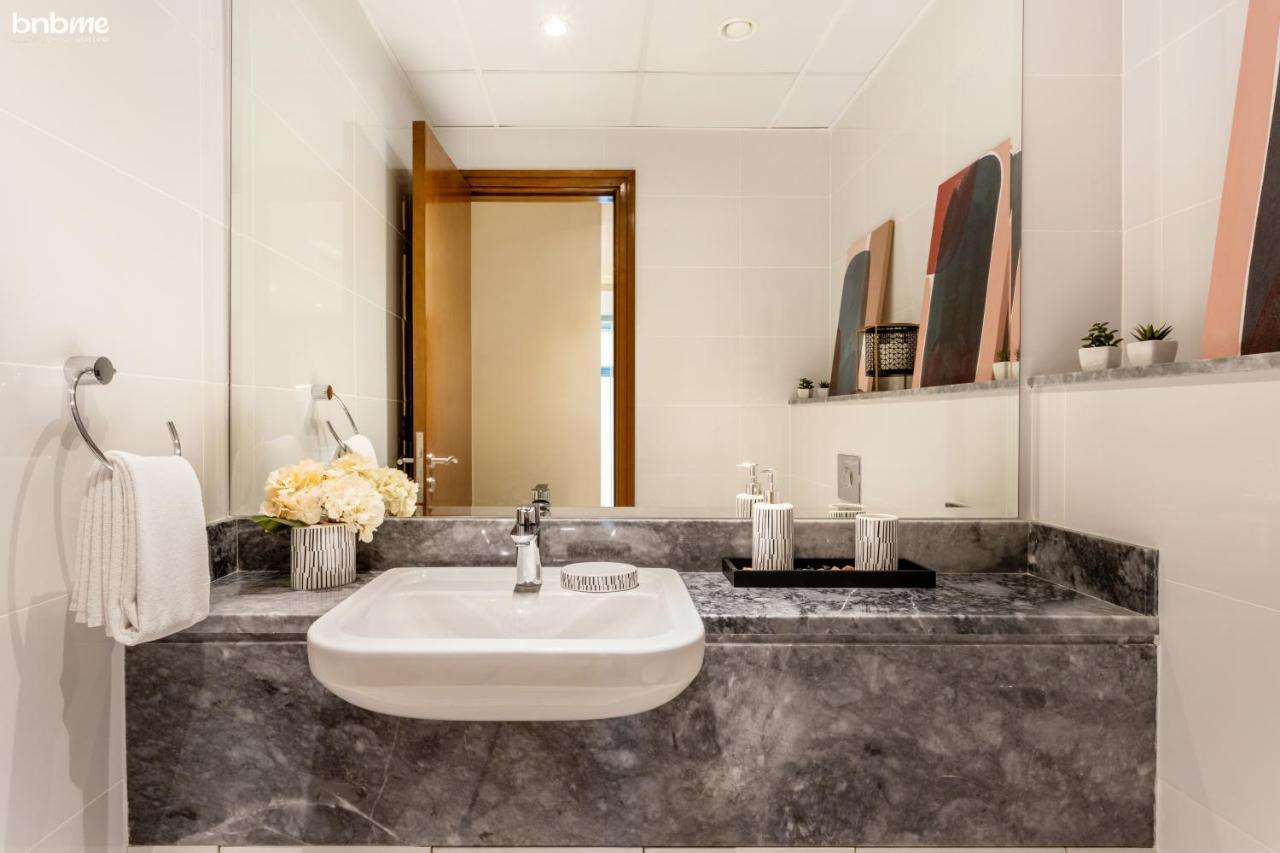 Bnbmehomes - Luxury 2B Apt - Al Habtoor - Amna Tower - 5044 دبي المظهر الخارجي الصورة